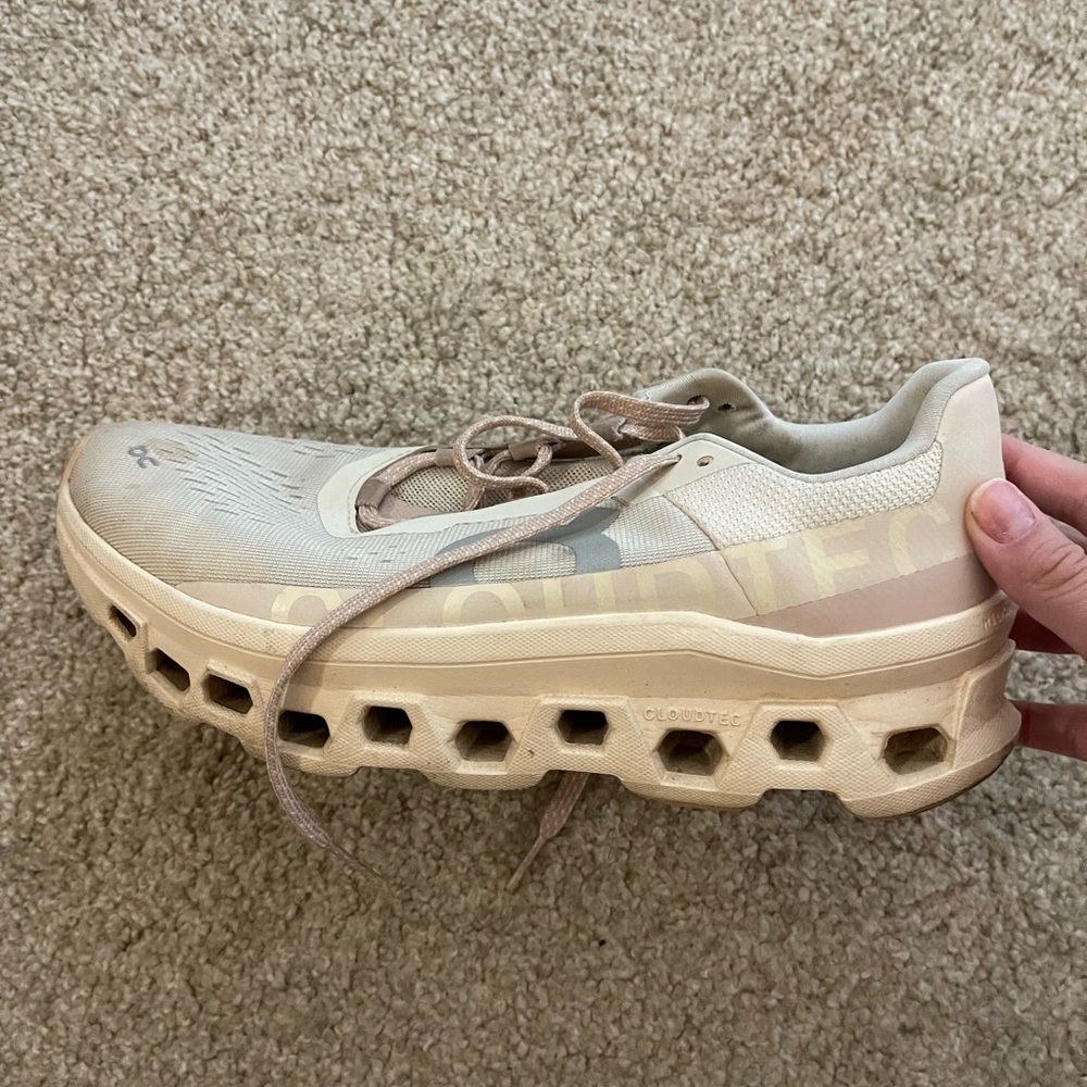 On Cloudmonster Running Shoes – Women’s 8.5